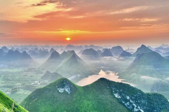Green mountains and clear waters embrace the Dong Village; listen to the Dong folk songs on the Wind-and-Rain Bridge. The beauty of Guizhou lies hidden in every moment of slow, tranquil time.
